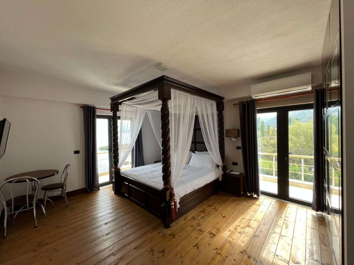 Hotel Victoria Memlishte Kültér fotó
